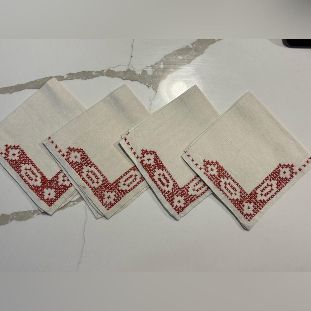 Set of 4 Vintage Hungarian Napkins linens Valentines Day Christmas red